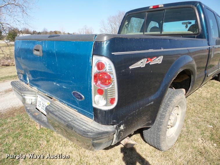 image for item DA7490 1999 Ford F250 Super Duty Crew Cab pickup truck