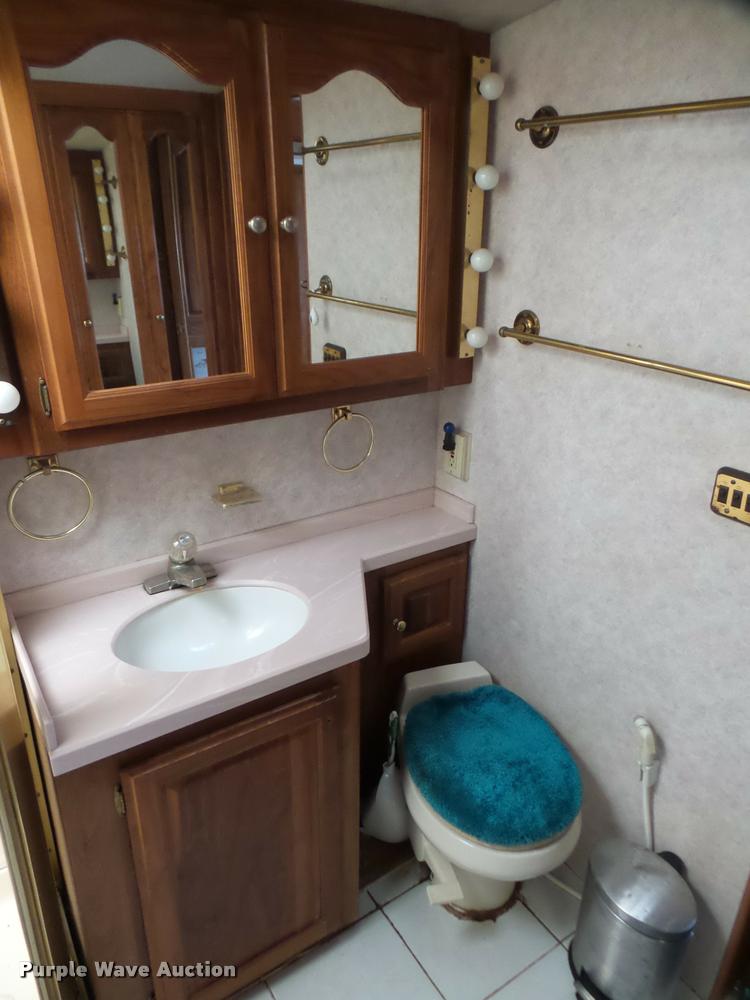 image for item DA7497 1995 Spartan Fleetwood RV