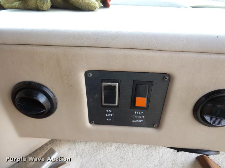 image for item DA7497 1995 Spartan Fleetwood RV