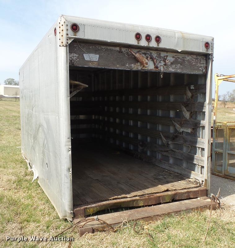 Truck box body in Brookline, MO Item DA9025 sold Purple Wave