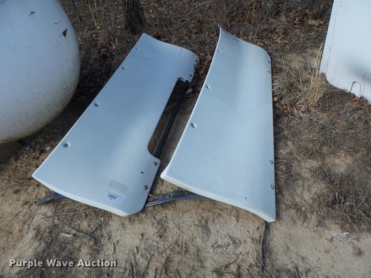 image for item DA9430 2005 International roof fairings