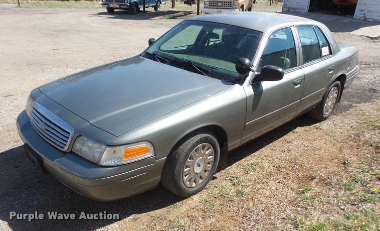 image for item DB0557 2004 Ford Crown Victoria Police Interceptor