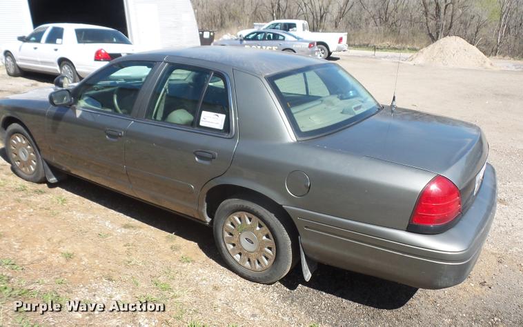 image for item DB0557 2004 Ford Crown Victoria Police Interceptor