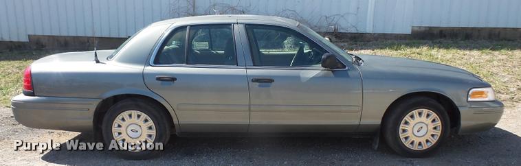 image for item DB0557 2004 Ford Crown Victoria Police Interceptor
