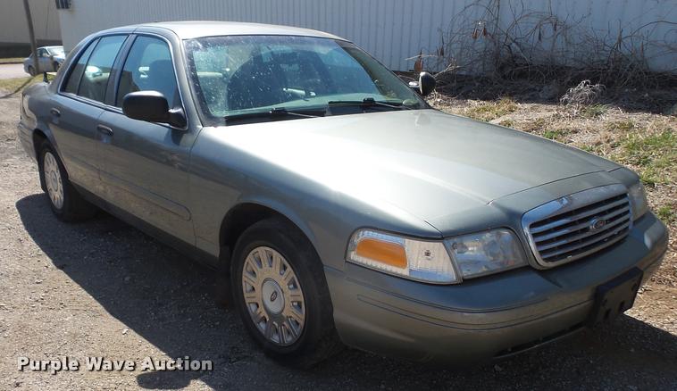 image for item DB0557 2004 Ford Crown Victoria Police Interceptor