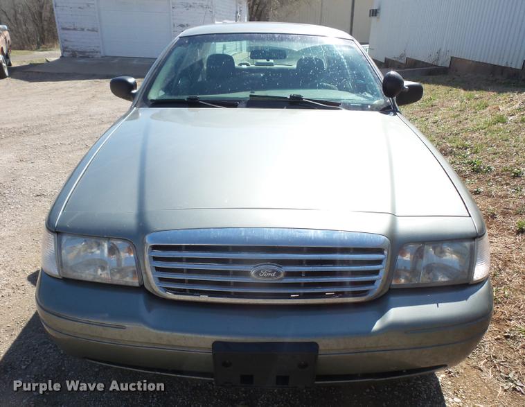 image for item DB0557 2004 Ford Crown Victoria Police Interceptor