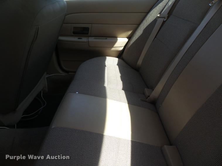 image for item DB0557 2004 Ford Crown Victoria Police Interceptor