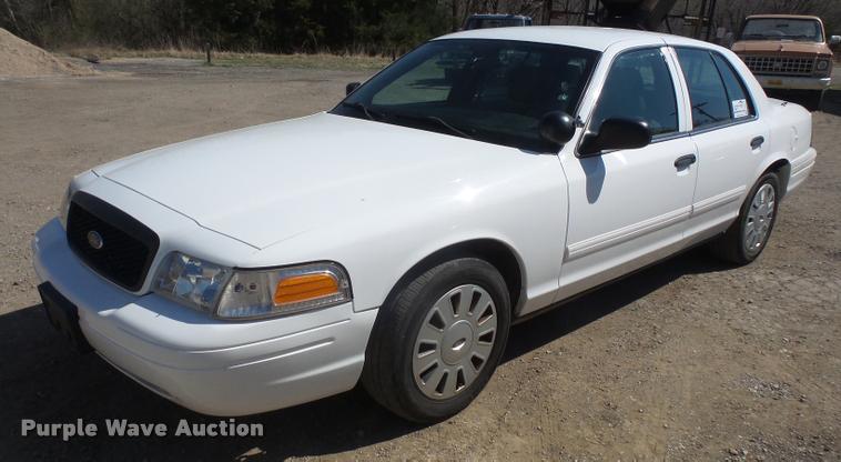 image for item DB0562 2011 Ford Crown Victoria Police Interceptor