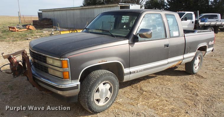 image for item DB0584 1992 Chevrolet 1500 Ext. Cab pickup truck