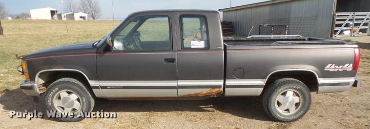 image for item DB0584 1992 Chevrolet 1500 Ext. Cab pickup truck
