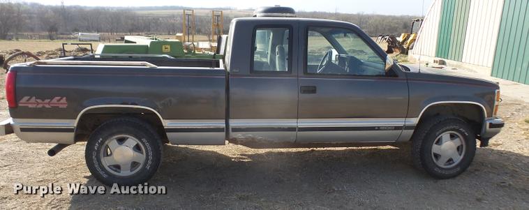 image for item DB0584 1992 Chevrolet 1500 Ext. Cab pickup truck