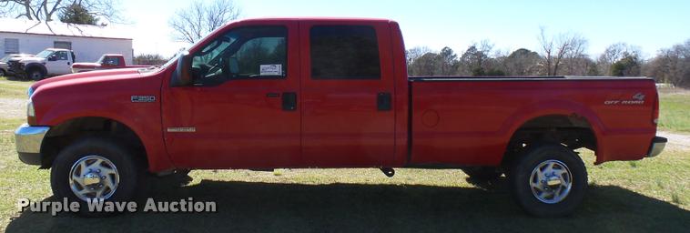 image for item DB2480 2004 Ford F350 Super Duty Crew Cab pickup truck