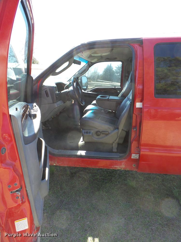 image for item DB2480 2004 Ford F350 Super Duty Crew Cab pickup truck