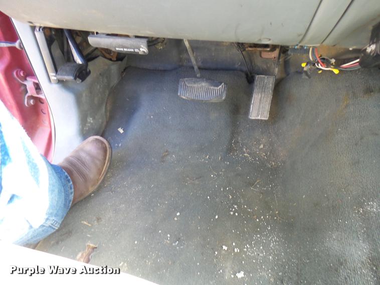 image for item DB2480 2004 Ford F350 Super Duty Crew Cab pickup truck