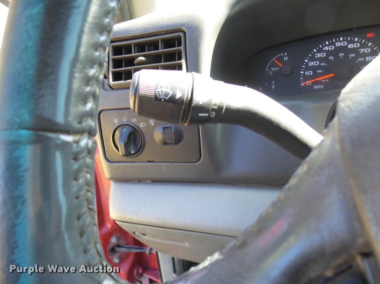 image for item DB2480 2004 Ford F350 Super Duty Crew Cab pickup truck