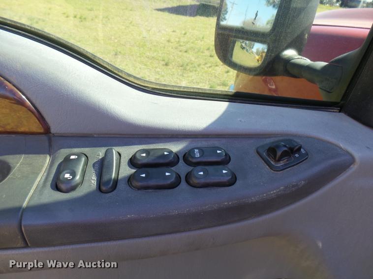 image for item DB2480 2004 Ford F350 Super Duty Crew Cab pickup truck