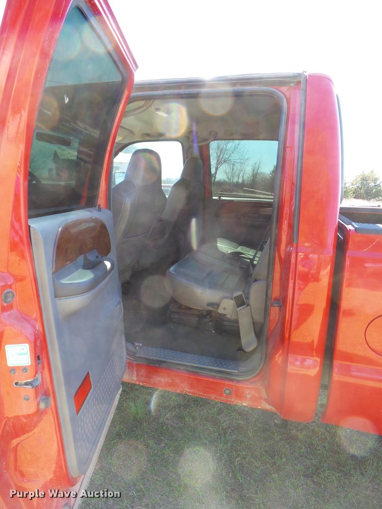 image for item DB2480 2004 Ford F350 Super Duty Crew Cab pickup truck
