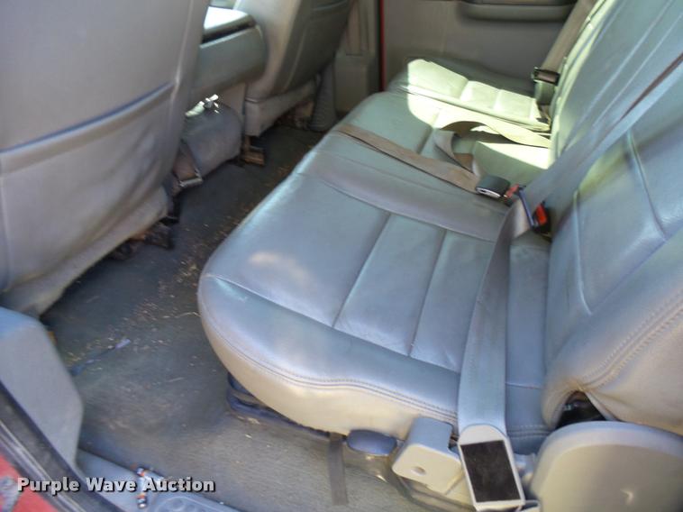 image for item DB2480 2004 Ford F350 Super Duty Crew Cab pickup truck