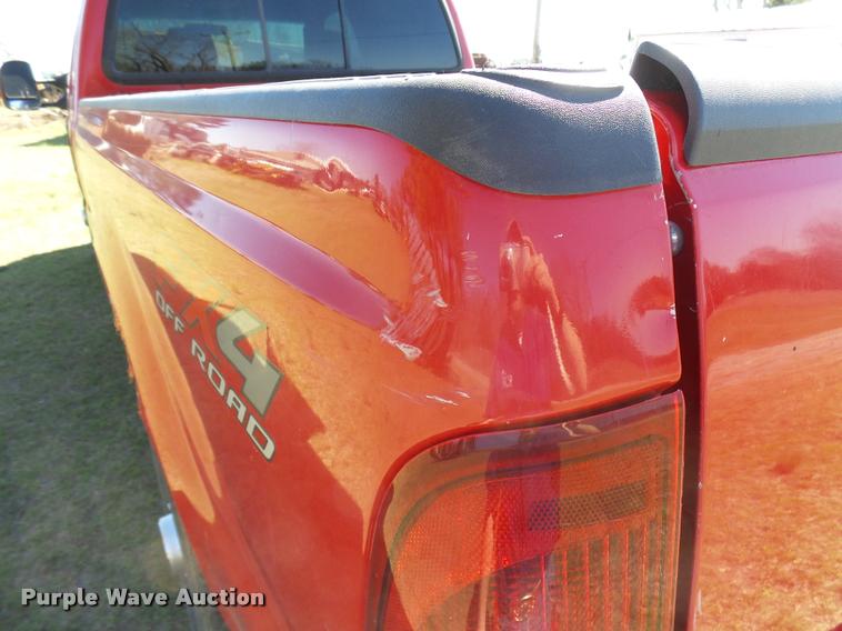image for item DB2480 2004 Ford F350 Super Duty Crew Cab pickup truck