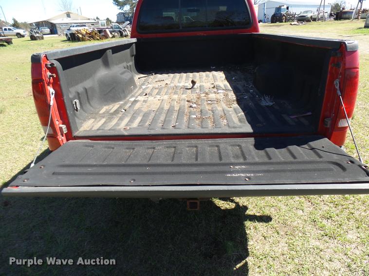 image for item DB2480 2004 Ford F350 Super Duty Crew Cab pickup truck