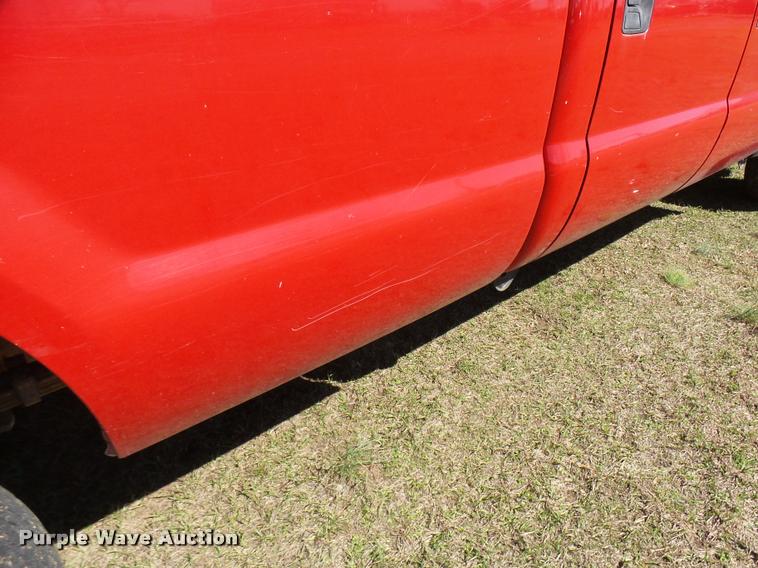 image for item DB2480 2004 Ford F350 Super Duty Crew Cab pickup truck