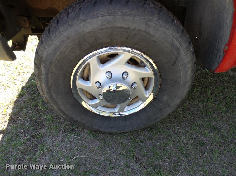 image for item DB2480 2004 Ford F350 Super Duty Crew Cab pickup truck