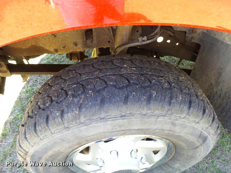 image for item DB2480 2004 Ford F350 Super Duty Crew Cab pickup truck