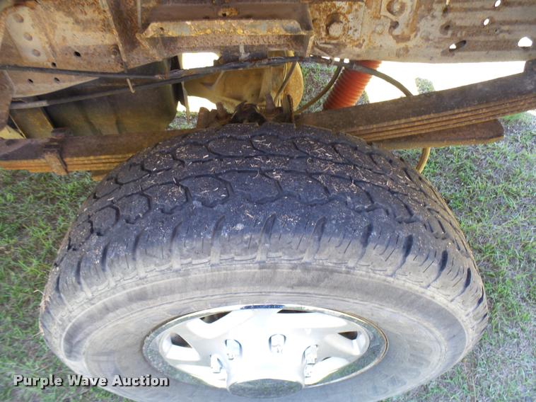 image for item DB2480 2004 Ford F350 Super Duty Crew Cab pickup truck