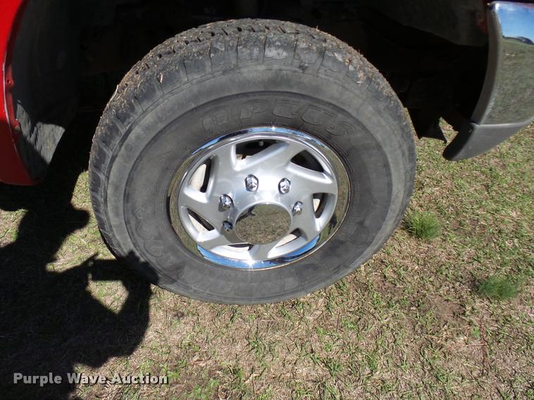 image for item DB2480 2004 Ford F350 Super Duty Crew Cab pickup truck