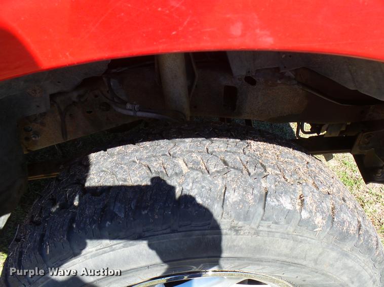 image for item DB2480 2004 Ford F350 Super Duty Crew Cab pickup truck