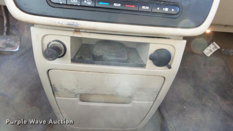 image for item DB3819 2007 Ford Freestar SE van