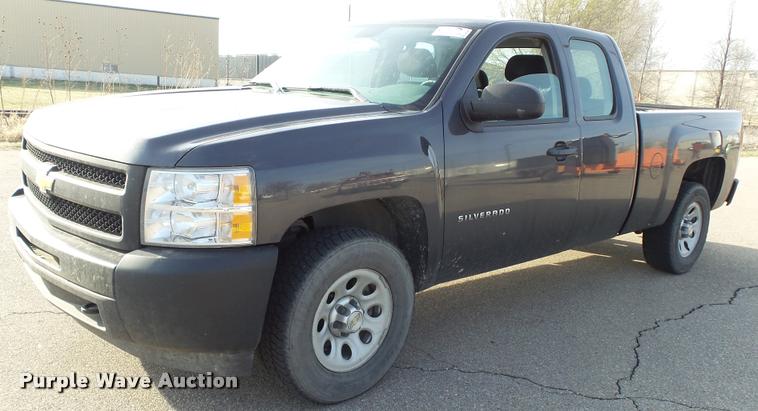 image for item DB3825 2011 Chevrolet Silverado 1500 Ext. Cab pickup truck