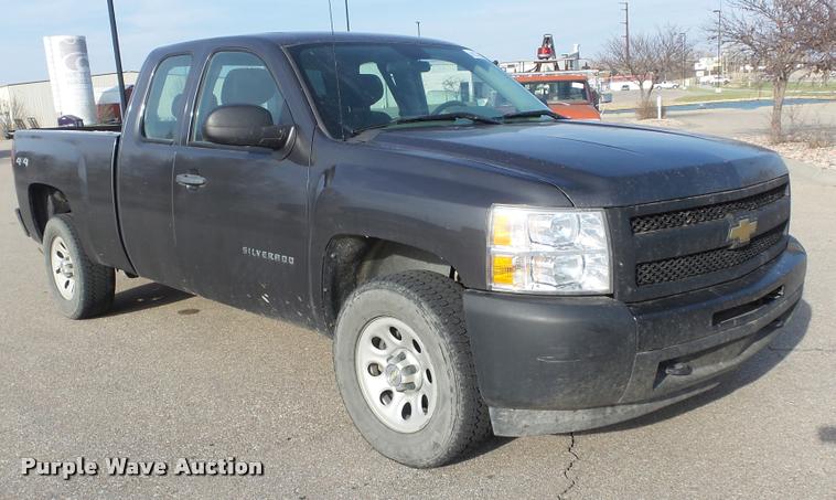 image for item DB3825 2011 Chevrolet Silverado 1500 Ext. Cab pickup truck