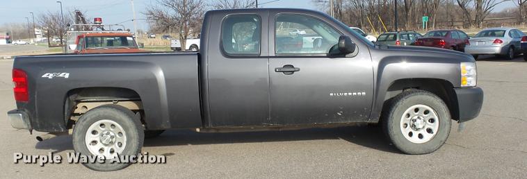 image for item DB3825 2011 Chevrolet Silverado 1500 Ext. Cab pickup truck