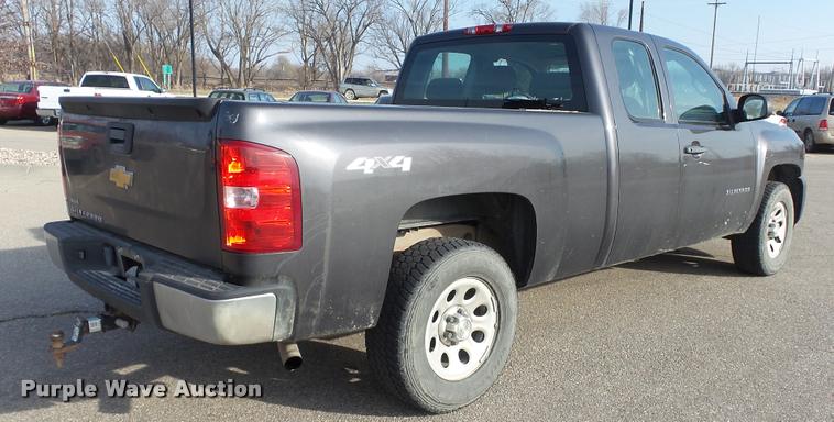 image for item DB3825 2011 Chevrolet Silverado 1500 Ext. Cab pickup truck