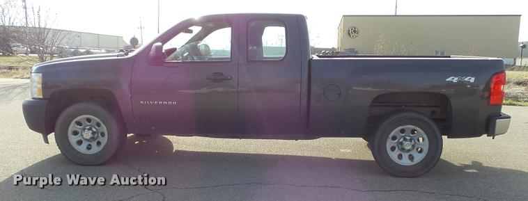 image for item DB3825 2011 Chevrolet Silverado 1500 Ext. Cab pickup truck