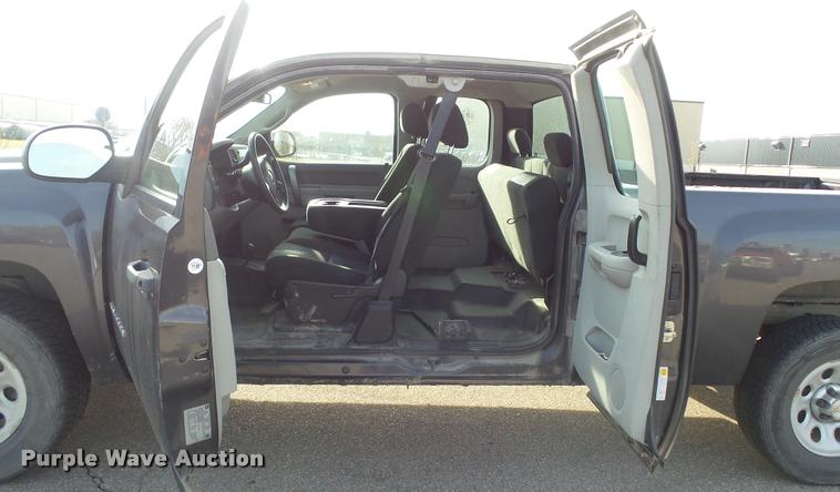 image for item DB3825 2011 Chevrolet Silverado 1500 Ext. Cab pickup truck