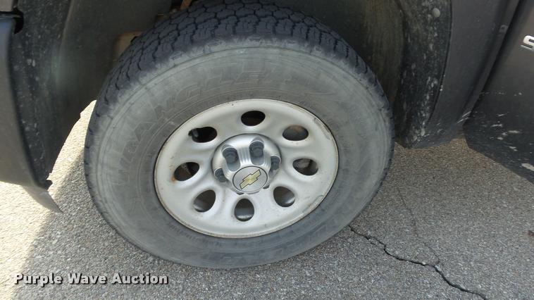 image for item DB3825 2011 Chevrolet Silverado 1500 Ext. Cab pickup truck