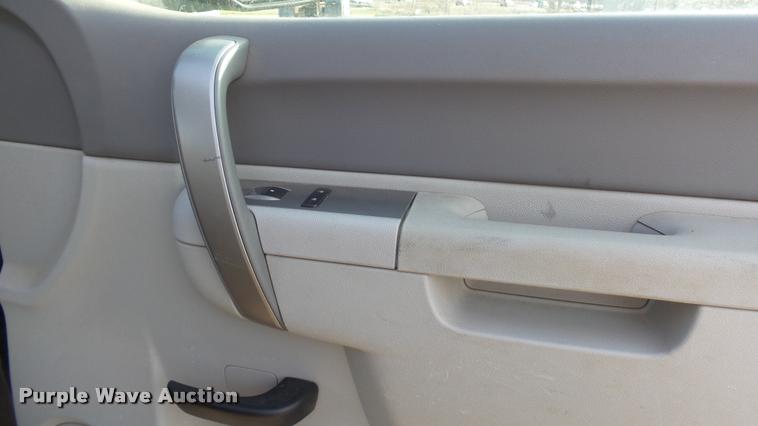 image for item DB3825 2011 Chevrolet Silverado 1500 Ext. Cab pickup truck