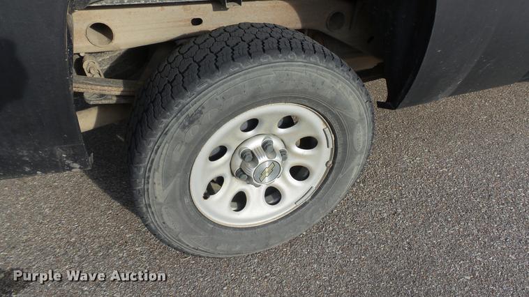 image for item DB3825 2011 Chevrolet Silverado 1500 Ext. Cab pickup truck