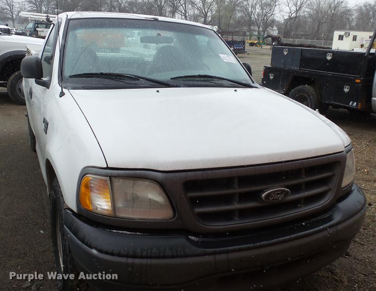 image for item DB3848 2002 Ford F150 XL pickup truck