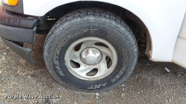 image for item DB3848 2002 Ford F150 XL pickup truck