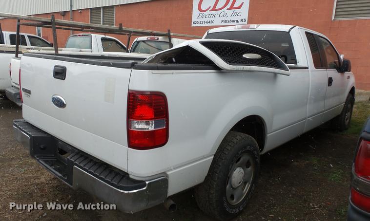 image for item DB3850 2006 Ford F150 XLT SuperCab pickup truck