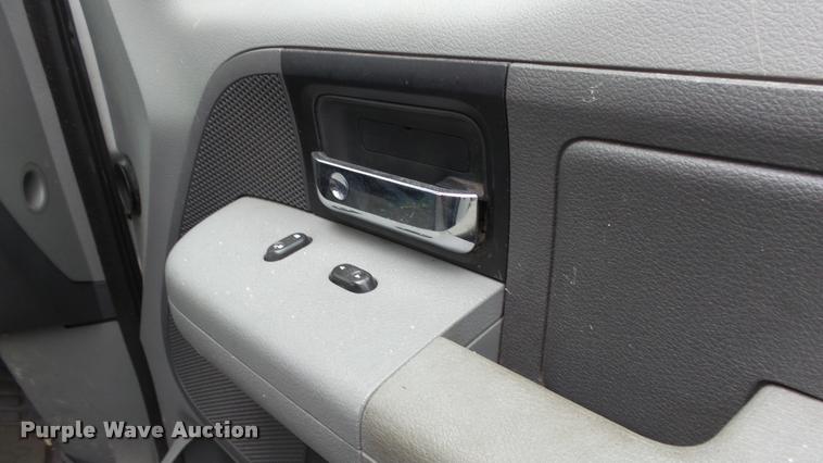 image for item DB3850 2006 Ford F150 XLT SuperCab pickup truck