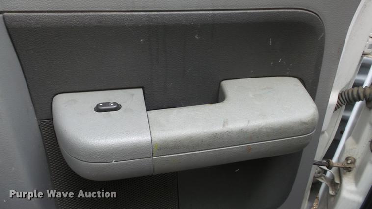 image for item DB3850 2006 Ford F150 XLT SuperCab pickup truck