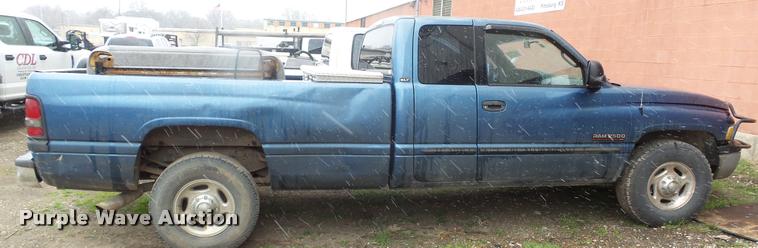 image for item DB3851 2002 Dodge Ram 2500 Quad Cab pickup truck