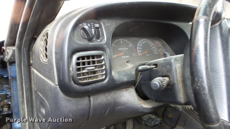 image for item DB3851 2002 Dodge Ram 2500 Quad Cab pickup truck