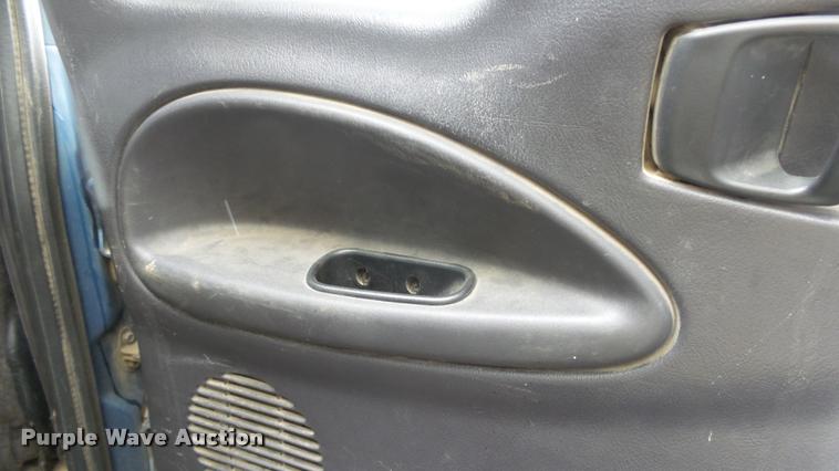 image for item DB3851 2002 Dodge Ram 2500 Quad Cab pickup truck