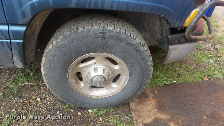 image for item DB3851 2002 Dodge Ram 2500 Quad Cab pickup truck