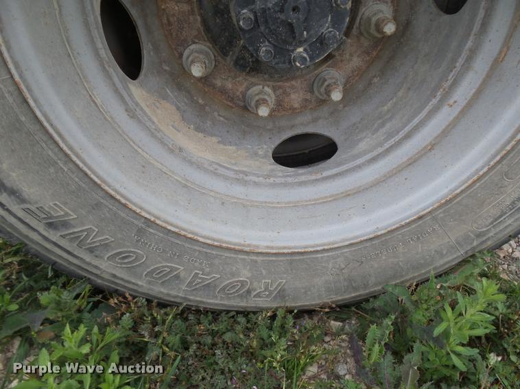 image for item DE9557 2005 Chevrolet 4500 flatbed truck